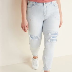 Sold NWT SIZE 18 Old Navy Skinny Jeans!